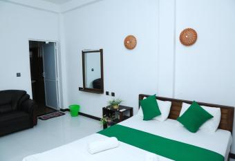 JASMINE White House Restaurant & Spa has Balcony rooms