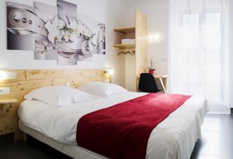 hotel le beaus  jour has Balcony rooms