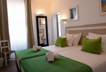 Albufeira Beach Hotel by Kavia allows 18 year olds to book a room