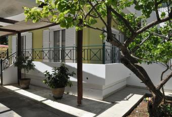 Vicky s place,near Athens airport allows 18 year olds to book a room