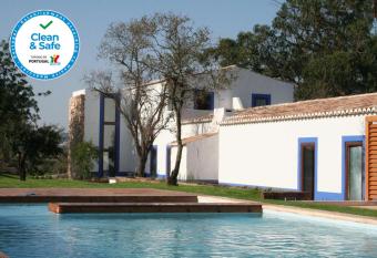 Quinta Do Mel allows 18 year olds to book a room