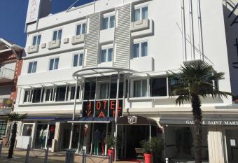 Yatt Hotel has Balcony rooms