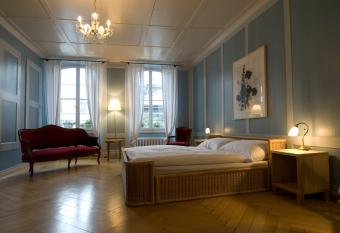 Hotel Restaurant Schwert Thun allows 18 year olds to book a room