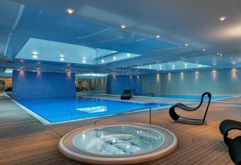 Apartamenty Apartinfo Waterlane allows 18 year olds to book a room