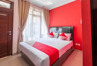 OYO Collection O 1032 Rahayu Residence Syariah allows 18 year olds to book a room