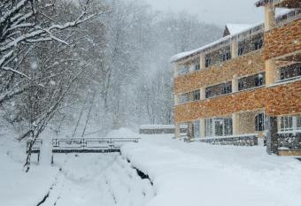 Tsaghkahovit Hotel has Balcony rooms