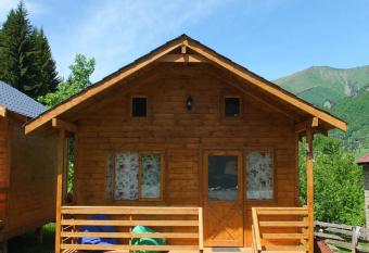 Mountain Cabins has Balcony rooms