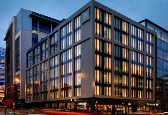 ibis Styles Glasgow Central allows 18 year olds to book a room