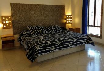 Hotel Alcatraces allows 18 year olds to book a room