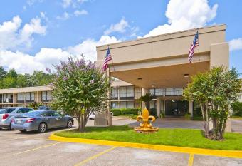 Hotel Francis has Smoking rooms