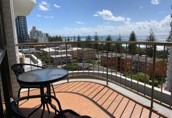 Burleigh Gardens North Hi-Rise Holiday Apartments has Balcony rooms