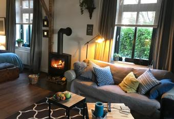 Ferienwohnung Benz allows 18 year olds to book a room