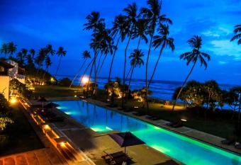 Oak Ray Beach has Balcony rooms