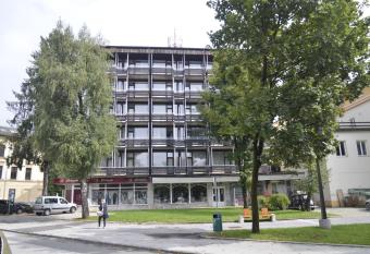 Grajski Dvor has Balcony rooms