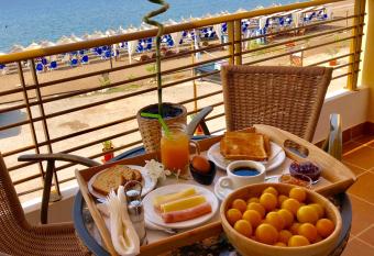 Zoom Beach has Balcony rooms