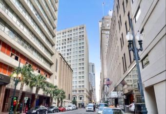 FR QTR PENTHOUSE 14th FL-SLEEPS 4 - HUGE & MODERN allows 18 year olds to book a room