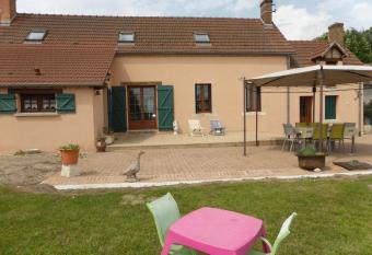 G  te les petits loups has Balcony rooms