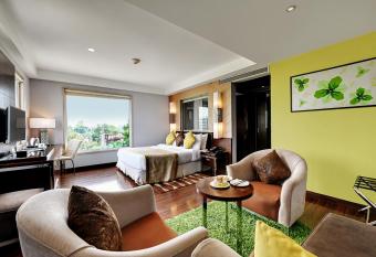 Quality Inn Gurgaon allows 18 year olds to book a room