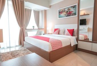 OYO Flagship 755 Appartel Grand Dhika City allows 18 year olds to book a room