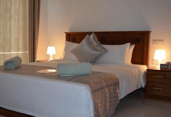 Beach Mount Apartment (Blue Ocean Apartment) has Balcony rooms