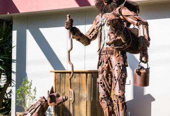 Jolly Swagman Acccommodation Park allows 18 year olds to book a room