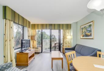 Bright atmosphere Walking distance to the beach Breakers Sailfish has Balcony rooms