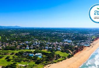 Vale Do Lobo Resort allows 18 year olds to book a room