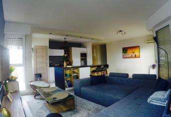 Charming & Cosy Rooms (Chambres chez l habitant) has Balcony rooms