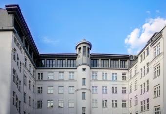 Quentin XL Potsdamer Platz has Balcony rooms