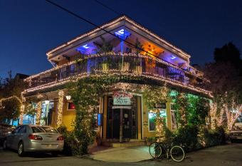 Balcony Guest House has Balcony rooms
