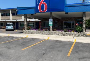 Motel 6 Missoula - University allows 18 year olds to book a room
