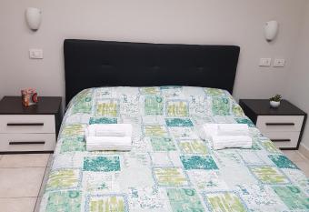 Hotel Daisy has Balcony rooms