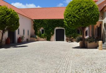 Quinta do Covanco allows 18 year olds to book a room