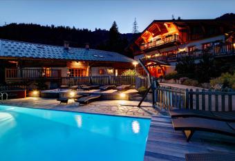 La Ferme du Chozal, Chalet de tradition allows 18 year olds to book a room