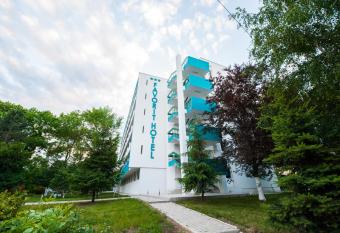 Hotel Favorit has Balcony rooms