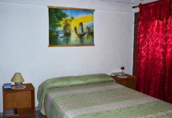 El Pasaje has Smoking rooms