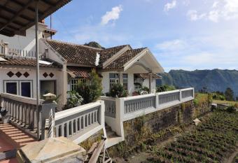 Good Karma Guesthouse has Balcony rooms