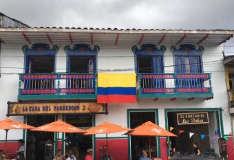 Alojamiento Bugambilia Filandia allows 18 year olds to book a room