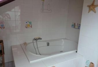 Duplex en el centro allows 18 year olds to book a room