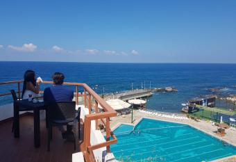 Cimer SafraMarine Beach Resort has Smoking/Balcony rooms