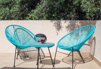 Villa Sandra has Balcony rooms