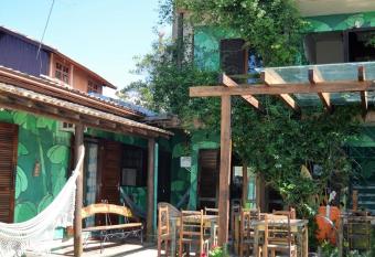 Amarelo Hibisco has Balcony rooms