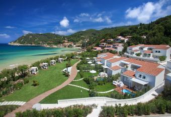 Baia Bianca Suites has Balcony rooms