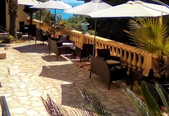 Villa Azur Cap d Ail has Balcony rooms