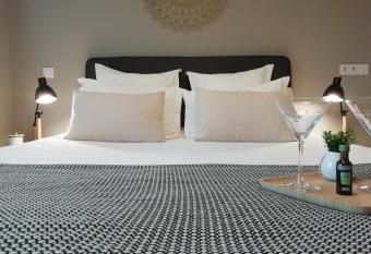 Sweet Home studio Aix en Provence, terrasse, piscine, resto, has Balcony rooms