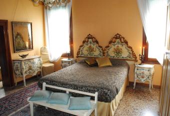 B&B San Firmino has rooms with a private hot tub