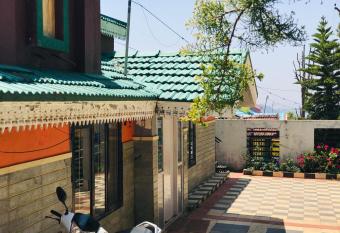 Mountain View cottage has Smoking/Balcony rooms