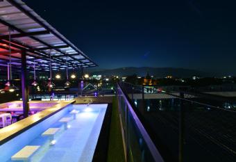 248 STREET HOSTEL has Balcony rooms