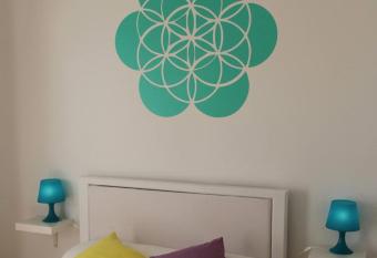 La Bartola Guesthouse has Balcony rooms