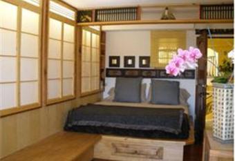 Secret Garden Inn has Balcony rooms